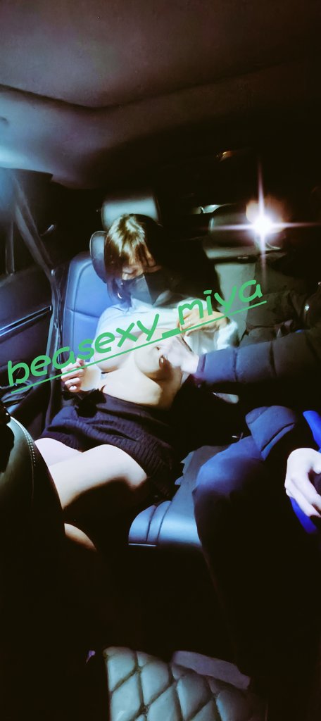習慣沒穿內衣上班🤫

晚上的原味面交，給害羞的單男弟弟拉開胸墊🤭🤭

這樣有比較刺激嗎😻😻
謝謝妳的情人節禮物💞💞

#原味商品面交面脫 
#單男多人
#單約
#攝淫老公
#清新局
#戀愛感 https://t.co/WnAjRJpxfl