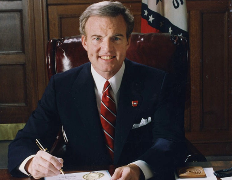 KATVNews's tweet photo. Jim Guy Tucker, the 43rd Governor of Arkansas who bridged two political dynasties but resigned from the state's highest office has died at the age of 81, according to his family.

FULL STORY: https://t.co/bDjf4gmxyF https://t.co/ssSzqCIVP0