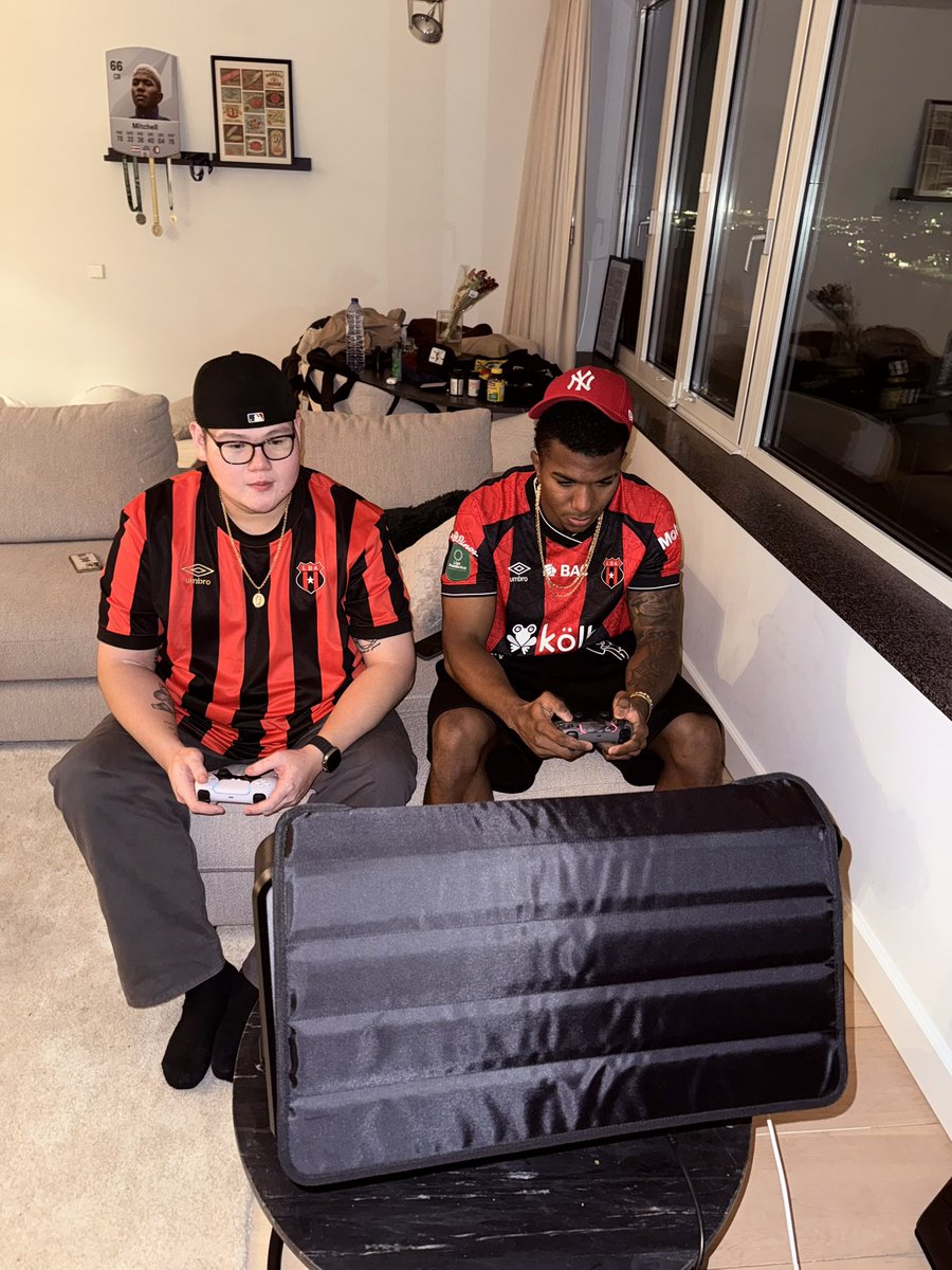 ❤️🖤
