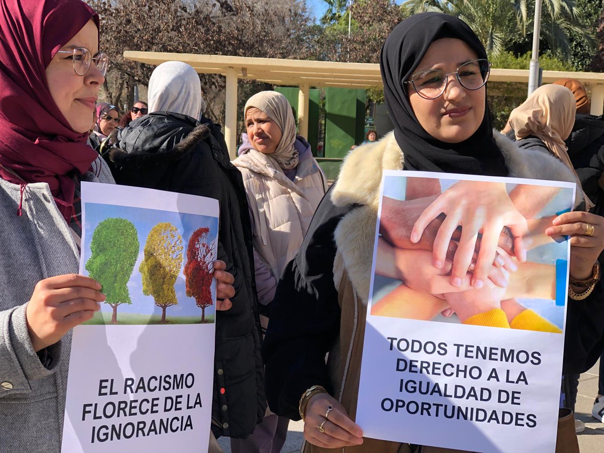 VIDEO | "No quiero que a mi hijo le digan moro de mierda": mujeres de Molina de Segura contra la islamofobia
📹youtu.be/3X_vzAjkGBQ?si…