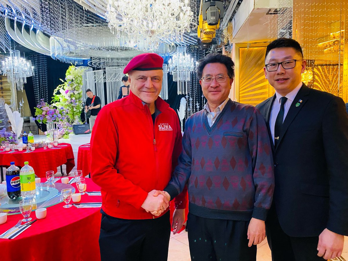CurtisSliwa's tweet image. I am proud to support Allen Wang for City Council at his event in #Flushing. Allen Wang has my full endorsement and I look forward to our grassroots campaign to uplift residents burdened by rising crime and rising costs to live in Queens. In 2021, I was proud to earn the vote of
