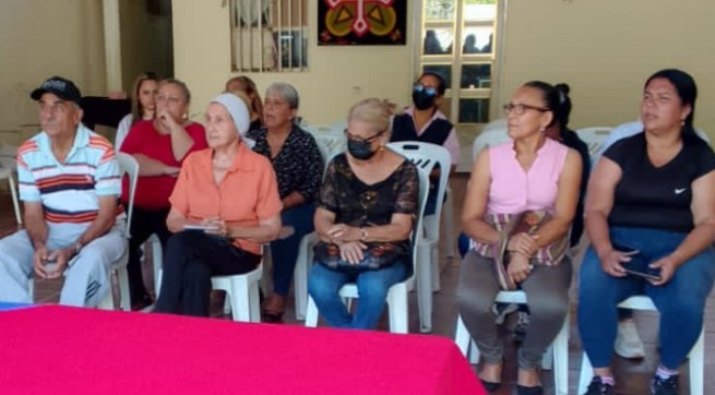 Suma_Zulia's tweet photo. Saludos .
En esta ocasión correspondió al Municipio Mara nuestra reunión con los colegas Jubilados de esa entidad Zuliana . 
Magisterio Unido , Jamás será Vencido..! https://t.co/TDE9C1wazX