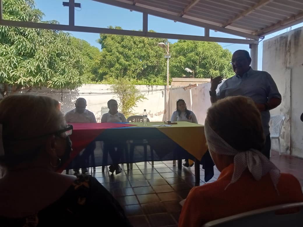 Suma_Zulia's tweet photo. Saludos .
En esta ocasión correspondió al Municipio Mara nuestra reunión con los colegas Jubilados de esa entidad Zuliana . 
Magisterio Unido , Jamás será Vencido..! https://t.co/TDE9C1wazX