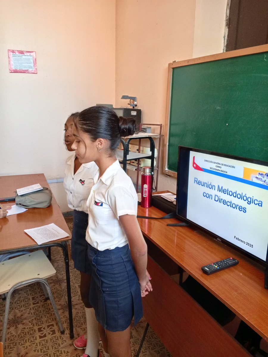 Se realiza la reunión metodológica de directores donde se desarrollaron temas relacionados con la Formación Vocacional y Orientación Profesional, los Objetivos de Gobierno para el año 2025 entre otros temas en la SB José Martí del municipio Cerro