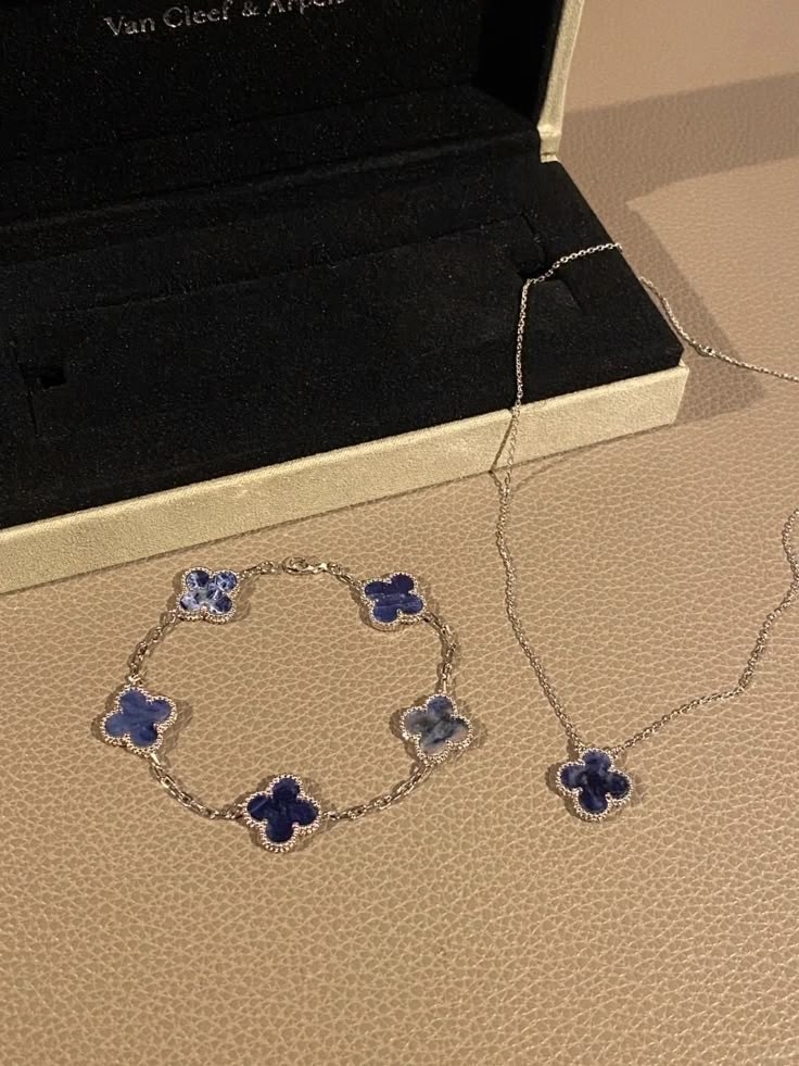 ᅠᅠᅠᅠᅠᅠ
ᅠᅠᅠ   ﹙   🎐    𑁯ִଓ    <a href="/boutiqqe/">𝗡𝖺𝗆𝗂.</a>  ﹚
ᅠᅠᅠᅠᅠ
ᅠ𑁍  ៹࣪    “ k ” te ha enviado unas lindas cositas junto una cartita: 

ᅠᅠᅠᅠᅠᅠᅠ⎯⎯  ¡disfrútalo!  ও
ᅠᅠᅠ