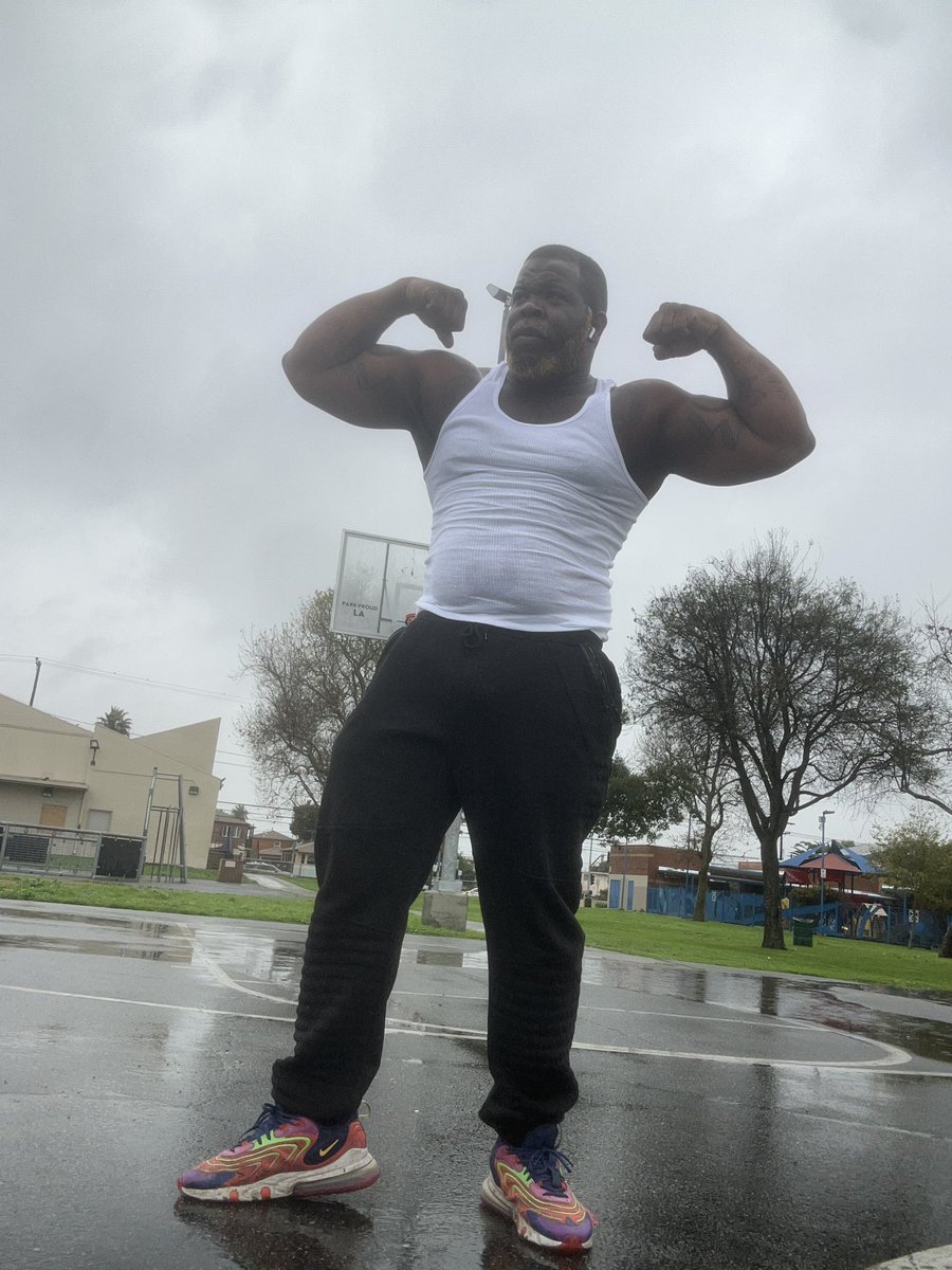 Cavemanfitness8's tweet photo. #NewProfilePic If misery loves company, success loves solitude. 🏆  

* #fitness
* #gym
* #workout
* #fitnessmotivation
* #motivation
* #bodybuilding
* #training
* #health
* #fitfam
* #festyle
* #sport
* #crossfit
* #gymlife
* #instagood
* #healthylifestyle
* #sportlife https://t.co/9N9rhKSbn5