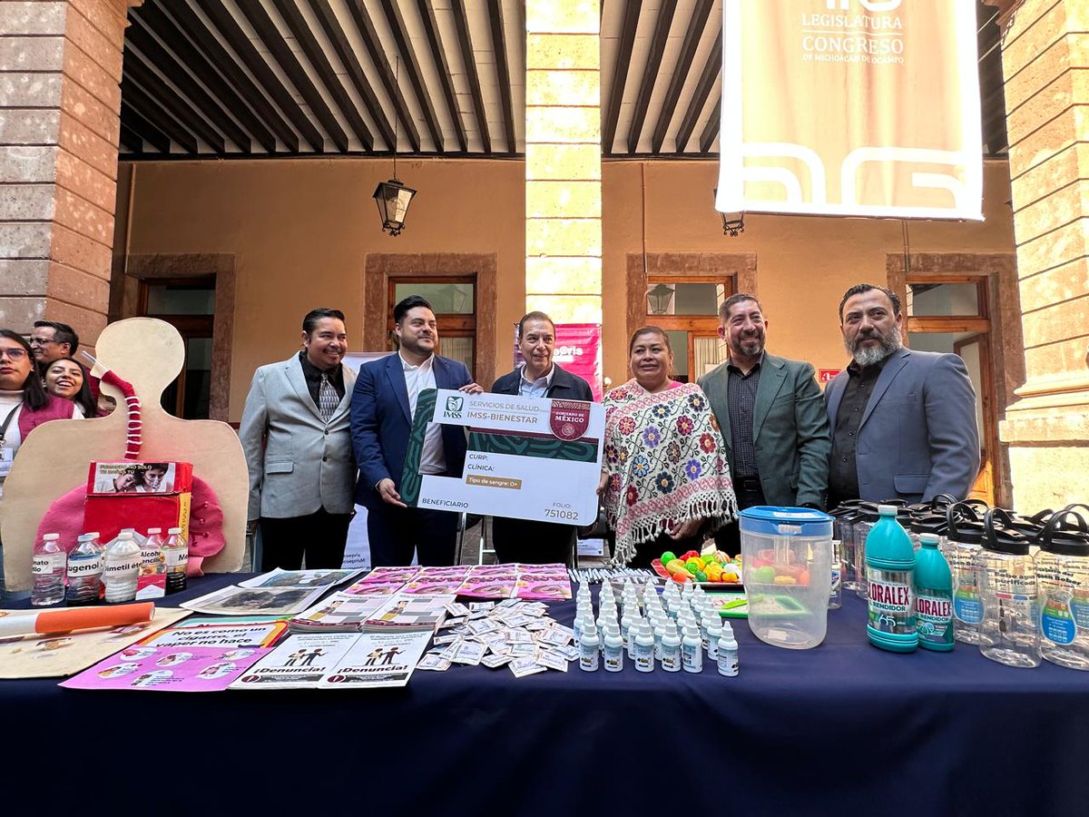 SSalud_Mich's tweet photo. Llevamos a cabo una jornada de afiliación al IMSS Bienestar en el Congreso del Estado, para que periodistas y personas sin seguridad social accedan a atención médica gratuita.

#MichoacánEsMejor https://t.co/PQL08COrIH