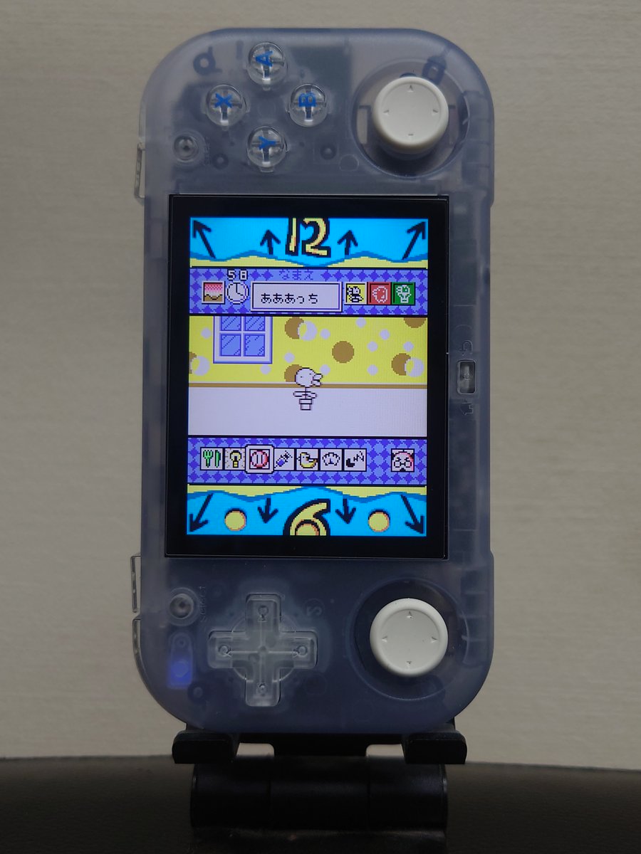 dv1HoZPrHmfCXBb's tweet photo. #MiniZero28
ゲームボーイの たまごっち、縦に表示させてみた。
ちょっと たまごっち感 出た気がする。
90度回転より270度回転のほうがしっくりきた。
左アナログスティックにABボタンを割り振ってるんだけど、
セレクトボタンもAボタンにして片手で操作しやすくした。 https://t.co/aEOxacPWxd