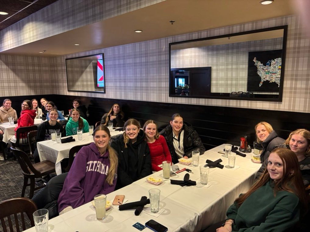Eckman73's tweet photo. @MalonesMN - thank you for fessing our girls this week!!  We appreciate your support!! https://t.co/plDfrJXD8Y