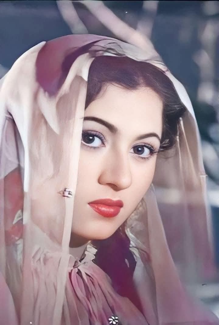 Remembering the honor of Indian cinema, Madhubala (1933-1969), on her birthday. #IndianCinema #Birthday #ValentinesDay
