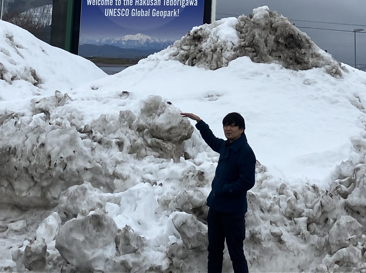 airocean_jp's tweet photo. 昨日はカナダチームとは別に水中ドローン点検のため石川県へ。
さすが雪国ですね、雪の降り方が贅沢😆
山近くということもあり、刻一刻と天候が変化します。
こうした環境下でも水中ドローンが使えるのは、素直に「すごいな」と感じます。
#CHASINGM2 #水中ドローン #点検 #石川県 #スペースワン https://t.co/NFnCYsG5iX