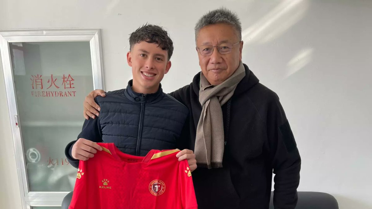 Aidan Fong Goes Pro! Congrats to our guy as he embarks on a new adventure!

📰 | tinyurl.com/5ecknp9s

#RiseWithUs | #PhoenixInThePros
