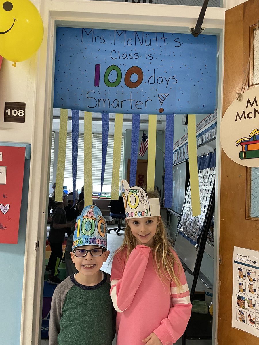 WriedtDayna's tweet photo. 100 days smarter!!! So proud of these Kindergartners and all they’ve done so far this year 🥳 @MergnerMTPS https://t.co/g00kEaYwl0