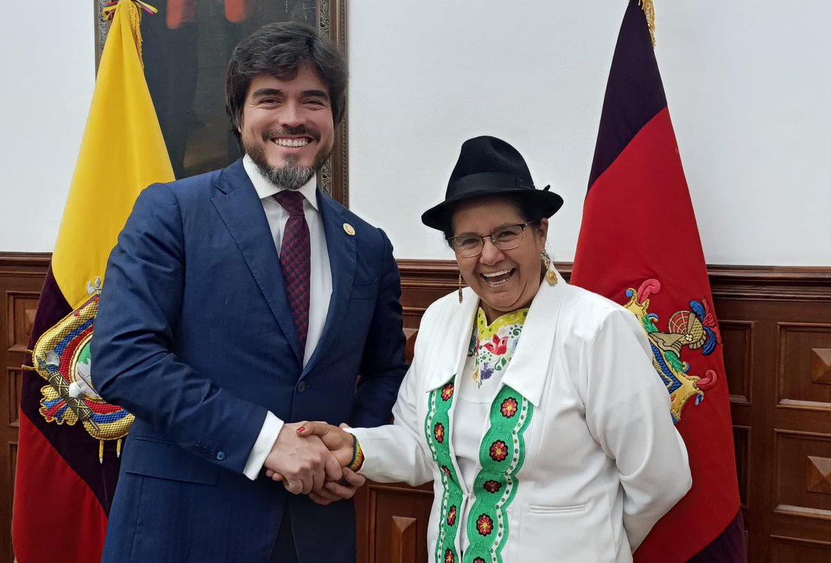 MinGobiernoEc's tweet photo. ¡Gran reunión por el desarrollo de Cotopaxi! 

El ministro de Gobierno, José De La Gasca, junto a la prefecta @lourdestiban1, abordaron temas cruciales como gobernabilidad, infraestructura vial y acceso al agua para el bienestar de los ciudadanos de la provincia. https://t.co/9oC67wVfvn