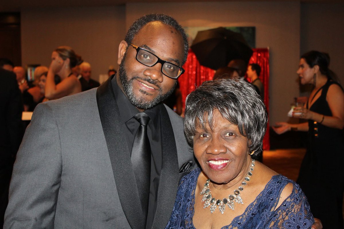 clarencehilljr's tweet image. There is one day left
Please help me reach my goal to fight breast cancer as a Pink Tie via Susan G Komen. My late mother battled breast cancer. I have countless friends battle this insidious disease. Help me fight for them and with them.
The campaign ends Friday
Click the…