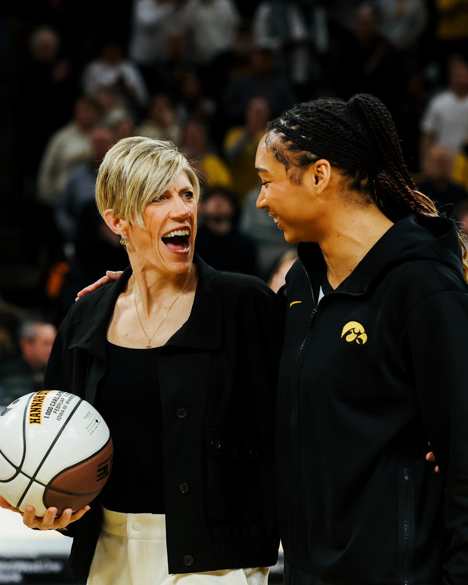 The newest member of the 1k club. 😁

<a href="/StuelkeHannah/">Hannah stuelke</a> x #Hawkeyes