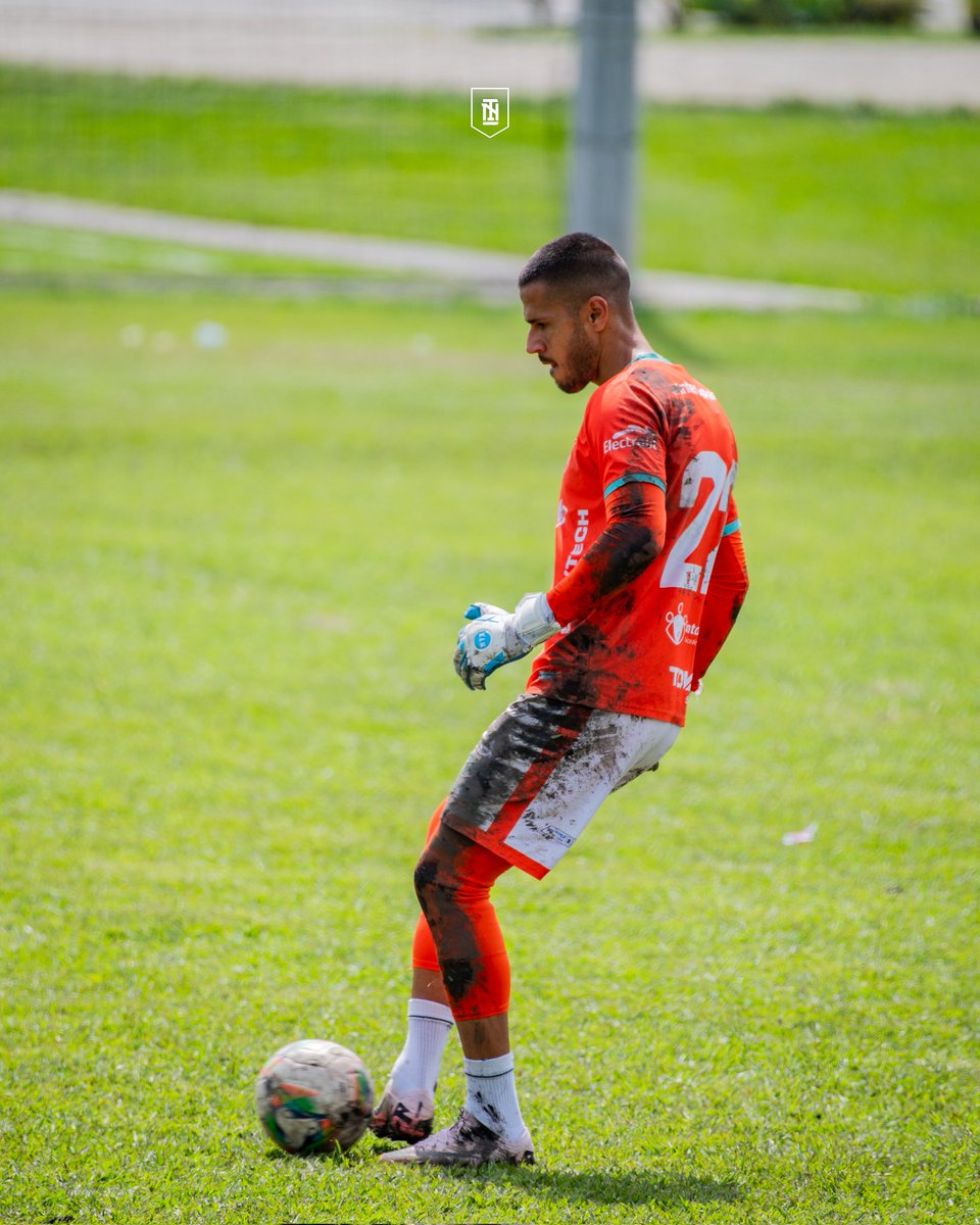 Proverbios 14:26 En el temor de Jehová está la fuerte confianza;
Y esperanza tendrán sus hijos.

⚽💪🏾