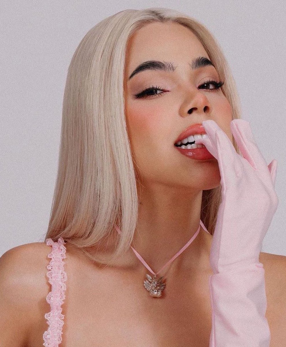 Statkeniaos's tweet photo. .@KeniaOS con "Complete" consigue que todos los tracks de su álbum “Pink Aura" superen los 5 MILLONES de streams en Spotify. https://t.co/3q19nkmwpN