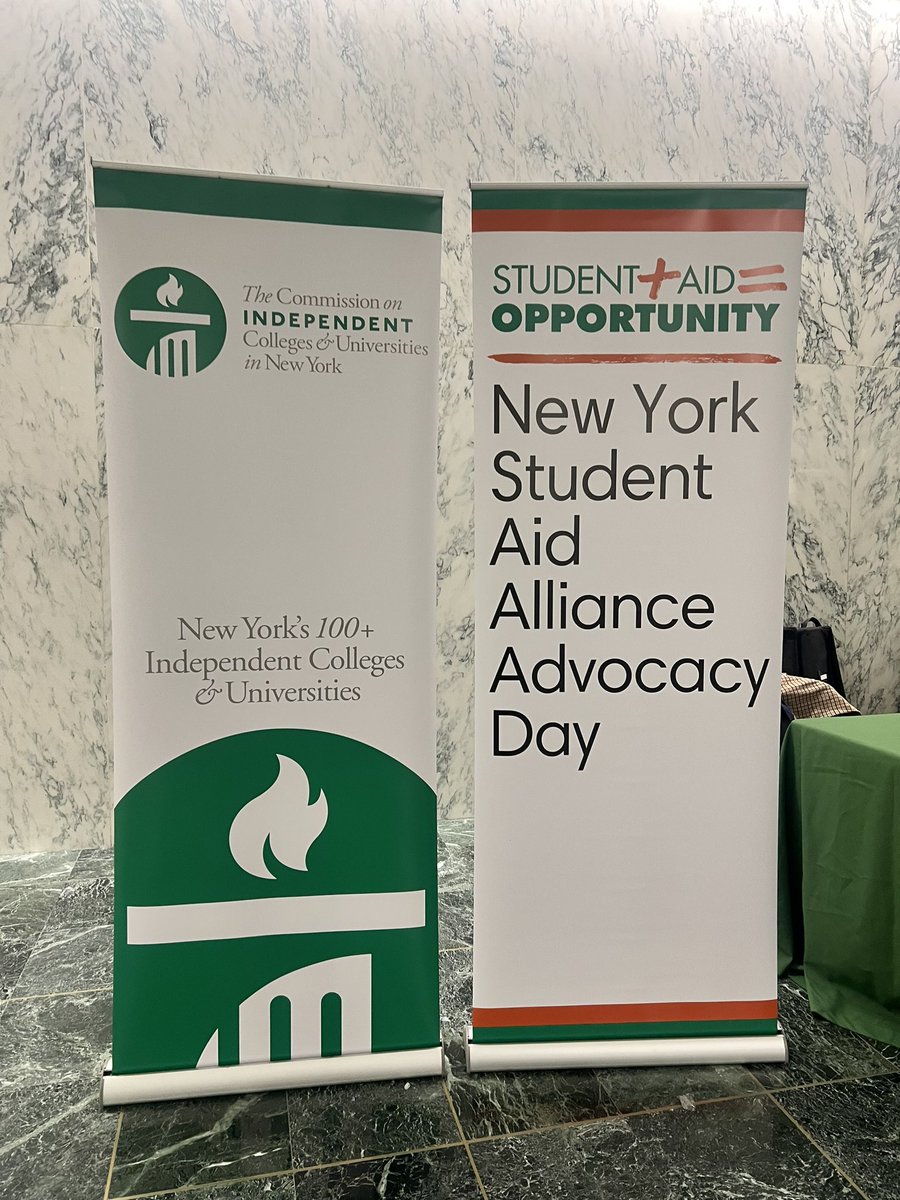 DegreesNYC's tweet image. We were in Albany this week with @NYSACAC & @cacny1989 talking with Legislators like @HarveyforNY about #studentaid #opportunityprograms meeting students’ #basicneeds & a P-20W State Longitudinal Data System #SLDS Now more than ever, Equity matters!
#whywedothiswork #DegreesNYC