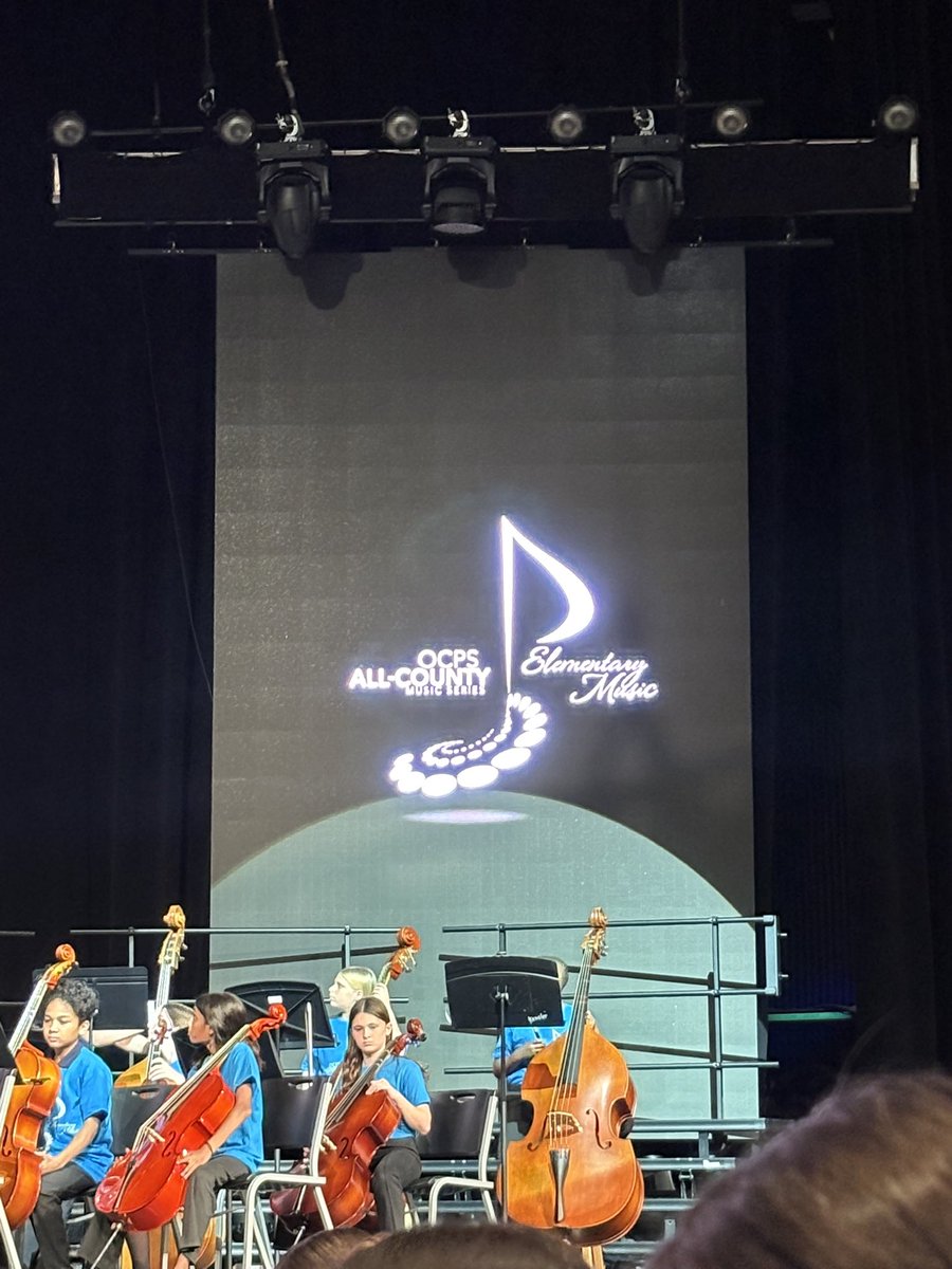 OCPSJessSmith's tweet photo. Two amazing black bears showing off their skills in the All-County Concert this evening. I couldn’t be more proud of them! Thank you OCPS music teachers for all you do to foster a love for the arts in our students. #OCPSArts 💚🖤 https://t.co/fiLXbr2qt5