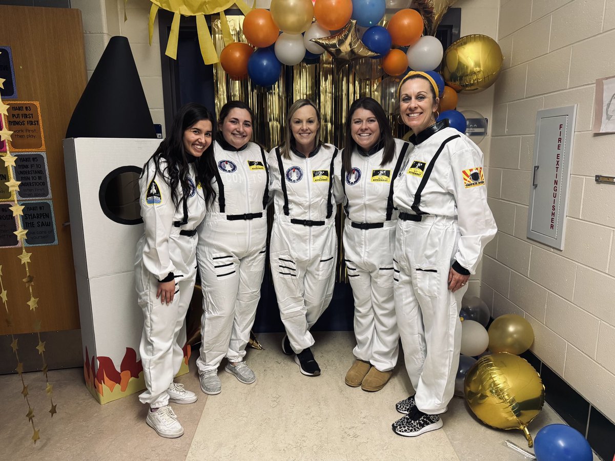 3rd grade family SPACE night ☄️💫 We got to showcase our learning to our most important people! I’m so proud of this crew for all of their hard work! #kcsdropedintoreading
