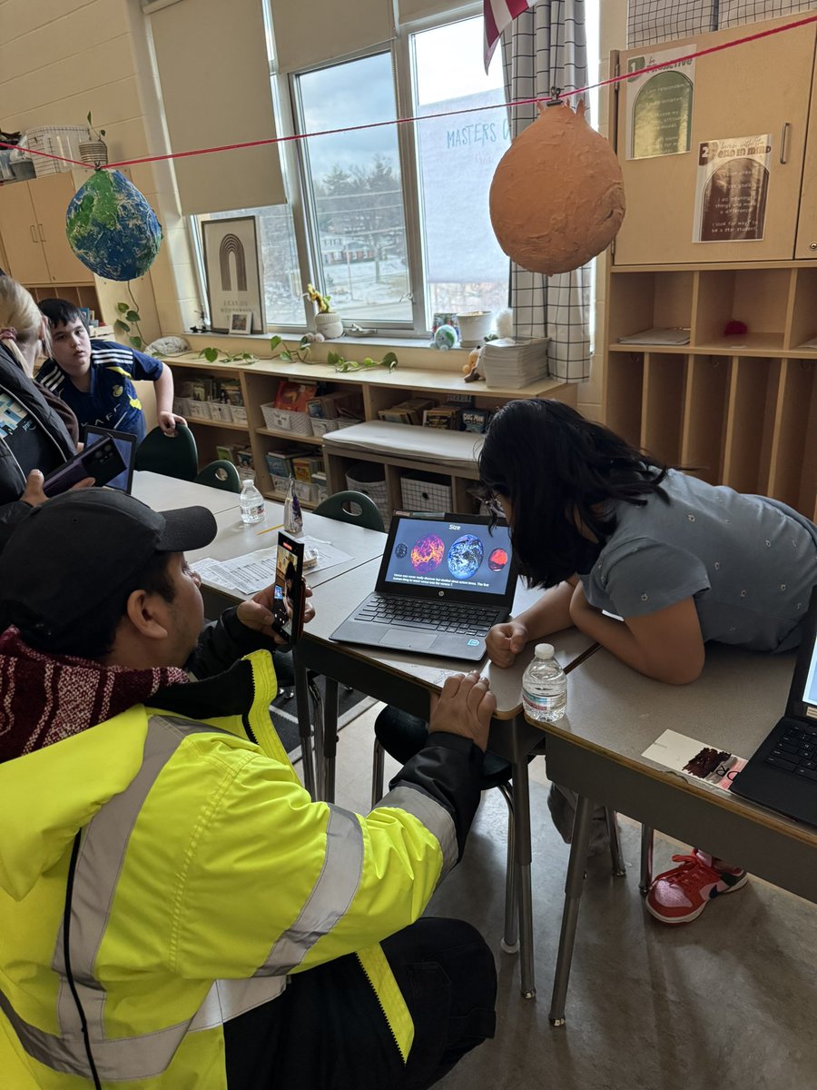 Mrs_Scanlon1's tweet photo. 3rd grade family SPACE night ☄️💫 We got to showcase our learning to our most important people! I’m so proud of this crew for all of their hard work! #kcsdropedintoreading https://t.co/UzD7Uy1XLb