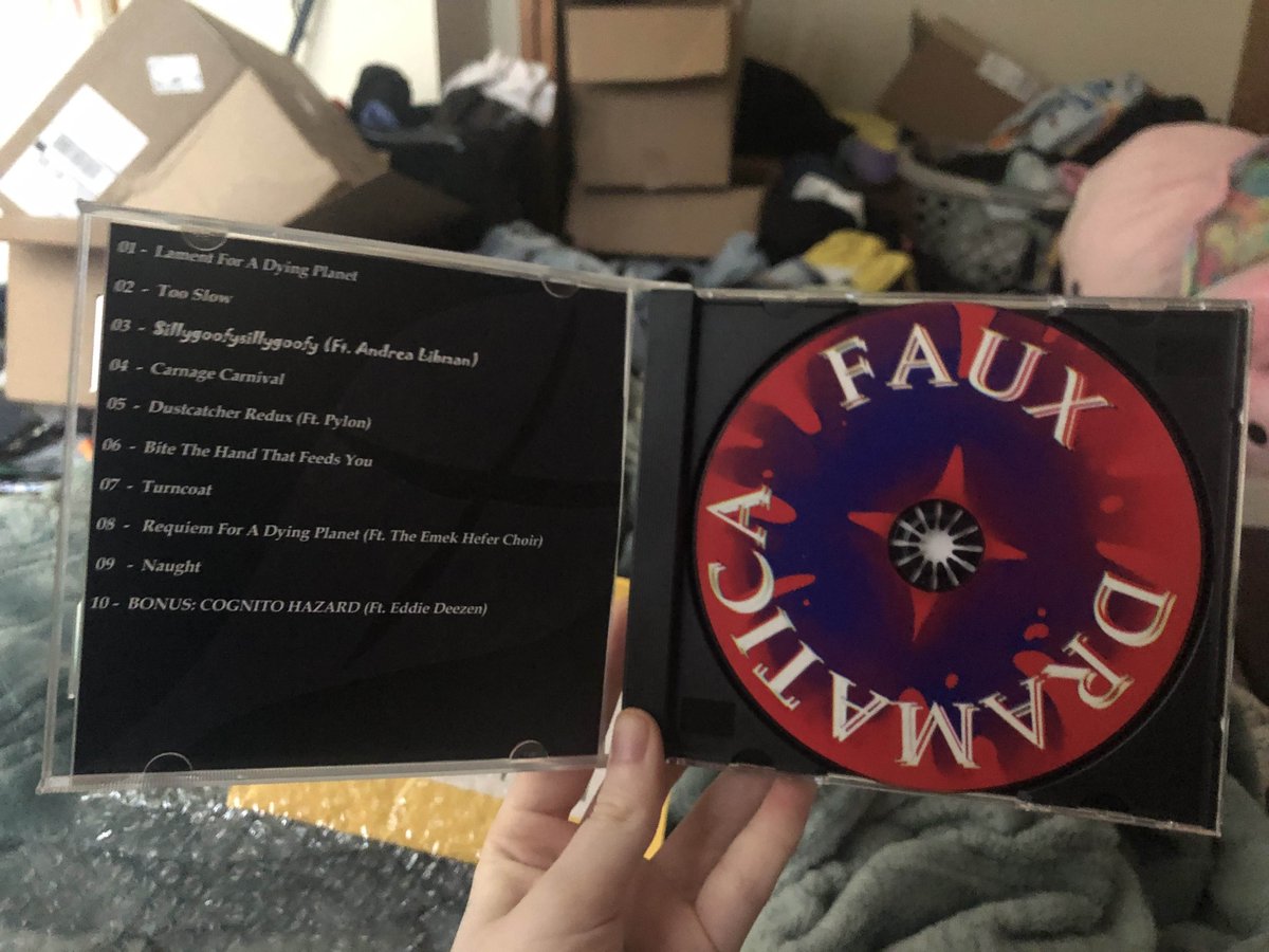 8_8it's tweet photo. more images of the faux dramatica cd #VastError https://t.co/Ii74Fn1oVV