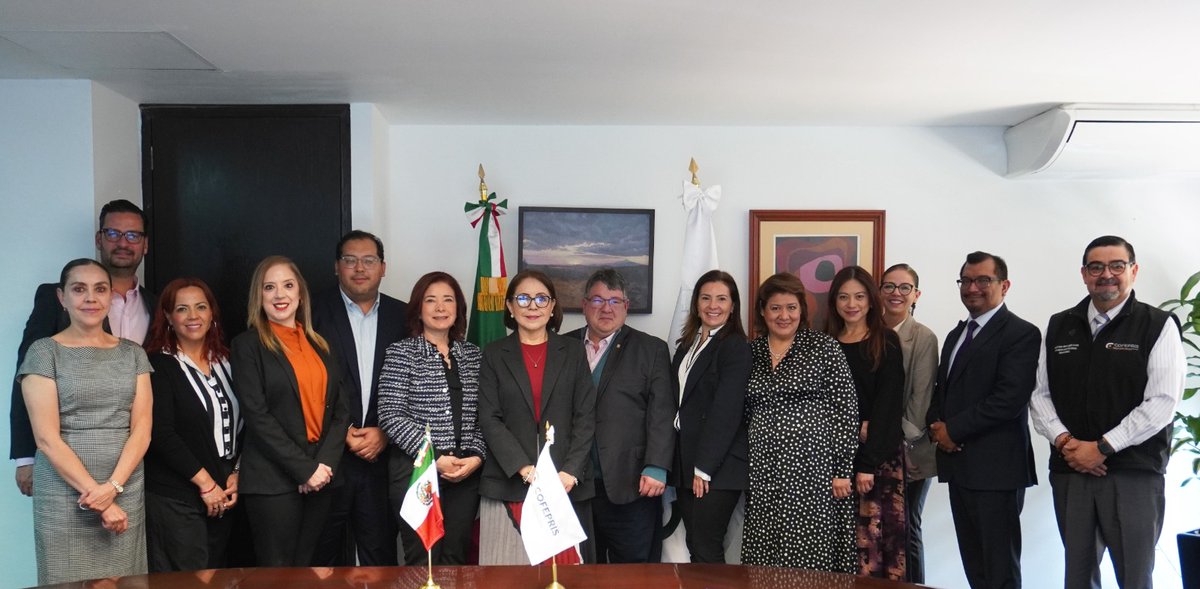 En la segunda reunión de <a href="/COFEPRIS/">COFEPRIS</a> con la Industria de Alimentos y Bebidas, acordamos implementar  esquemas armonizados y transparentes para optimizar los procesos regulatorios en apego al marco normativo, a fin de proteger la salud de la población en México.