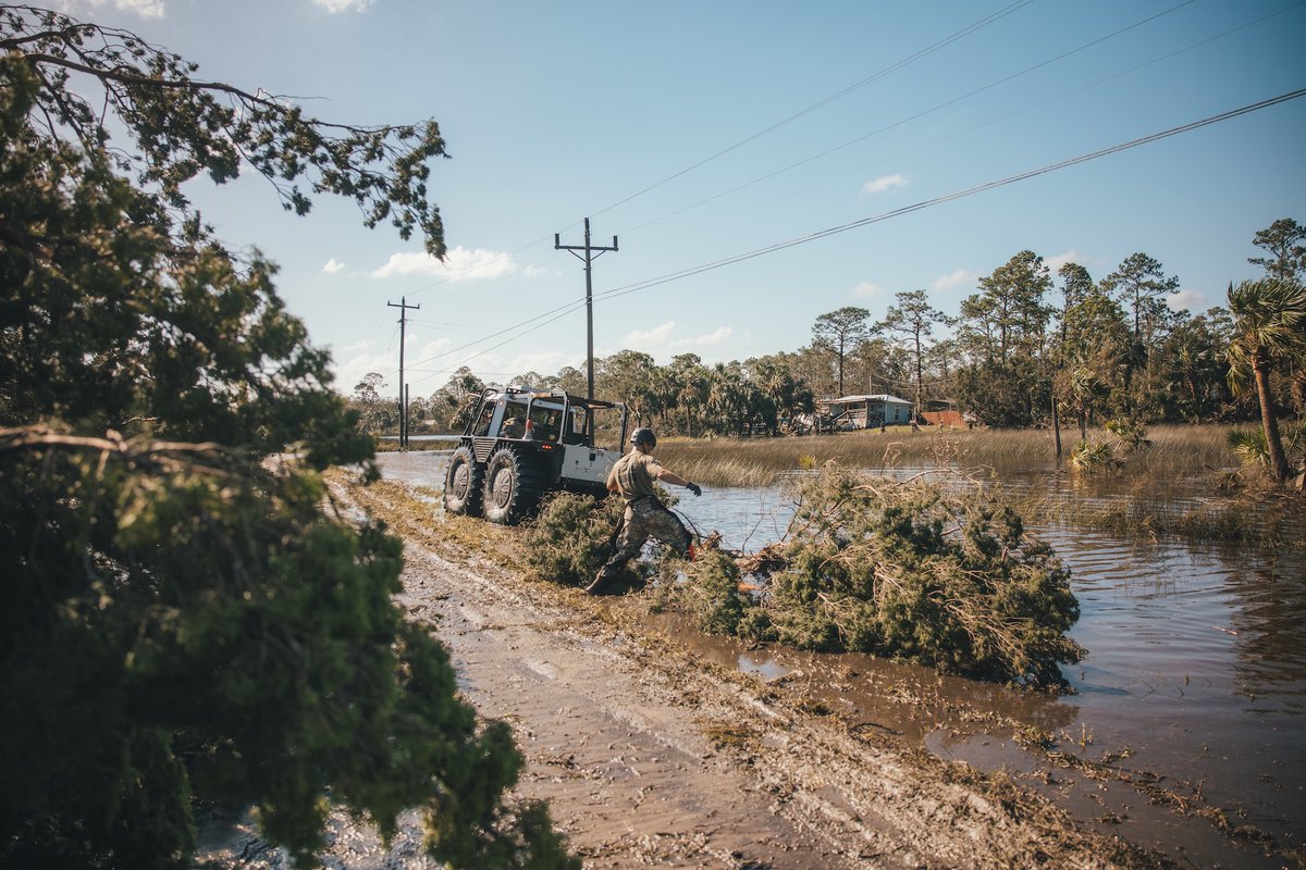 FLStateGuard's tweet photo. The Florida State Guard doesn’t wait for help—we are the help. With expertise in search & rescue, aviation, maritime, and crisis response, we’re ready to protect and serve.
Built for this? Step up now: https://t.co/hkjZS7CnfN
#MissionReady #FloridaStateGuard #JoinTheMission https://t.co/YoeMPsrdVl