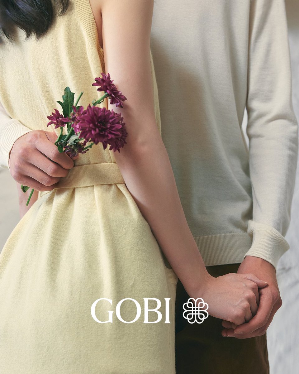 The Love Story Behind Cashmere: Why Gifting Cashmere Is the Top Form of Love

Cashmere is more than a fabric; it embodies warmth, care, and timeless elegance. As a gift, it conveys thoughtfulness and appreciation in a way that few other materials can match.

Why Cashmere Stands