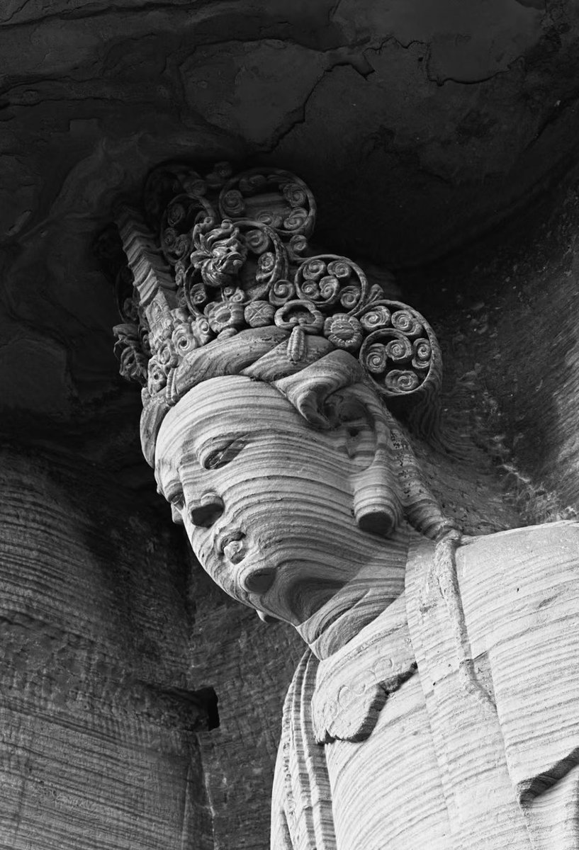 tongbingxue's tweet image. The shape of the wind! 
Eroded Buddhist Grottoes in Mingshan Temple安岳茗山寺, Anyue County, SW China’s Sichuan Province. Originally carved during Tang Dynasty and Song Dynasty, many eroded through time, and showing a different kind of beauty!