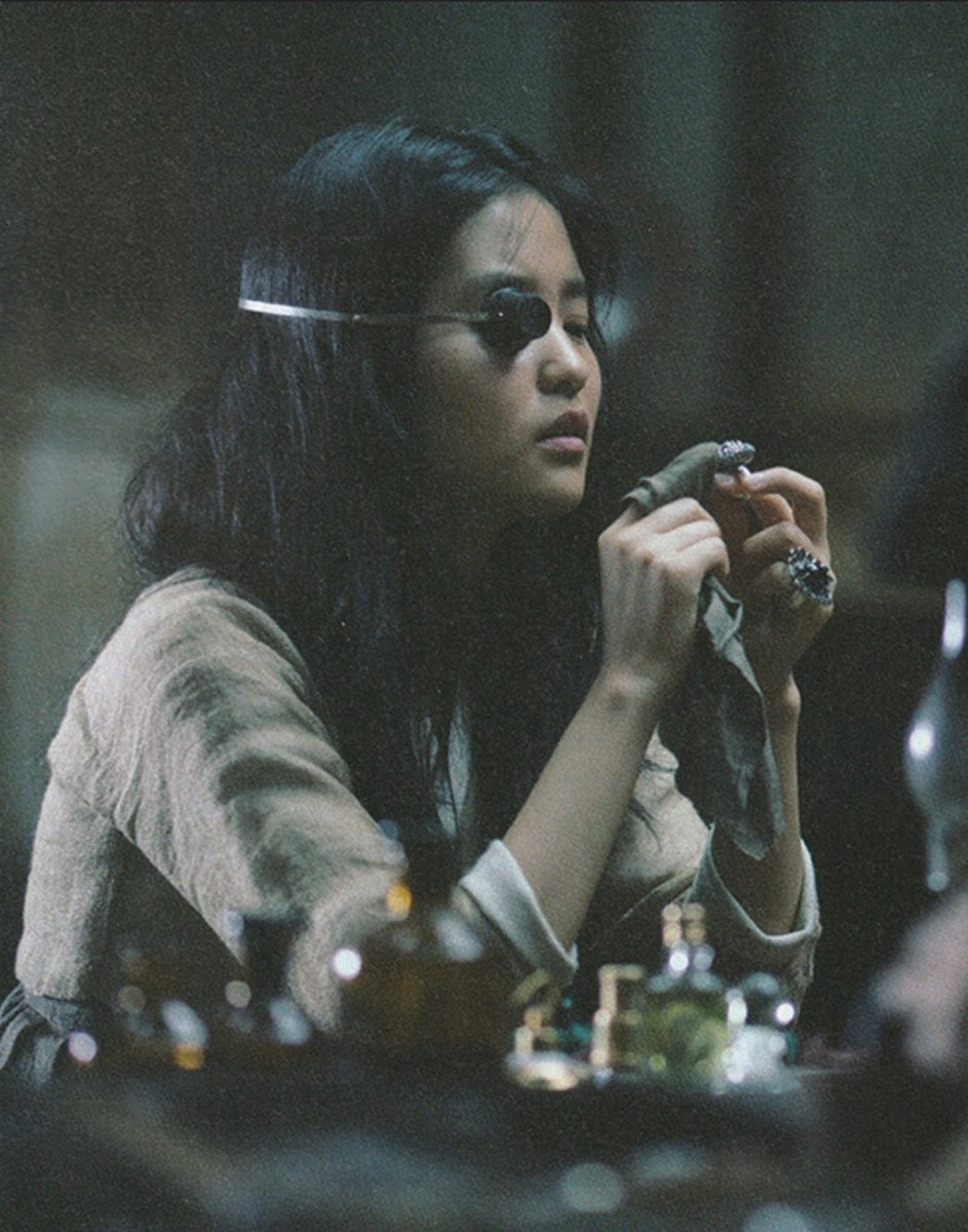 thalyonfilm's tweet photo. kim taeri making her debut with the handmaiden https://t.co/KAYWbjZIQE