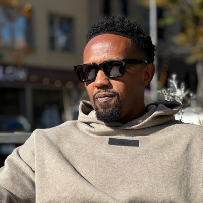 Cornelius Lindsey tweet media