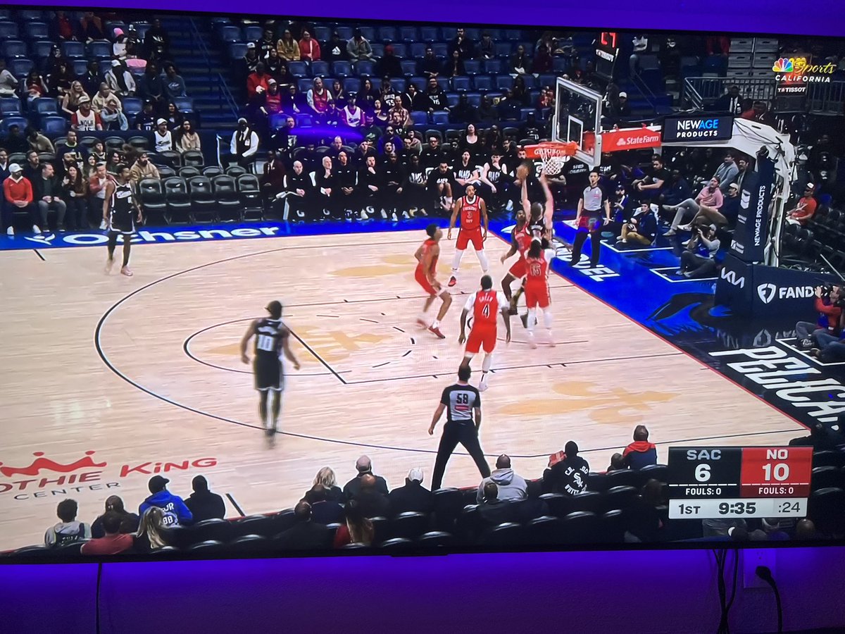 banziito's tweet photo. You do NOT need to be an NBA expert to see what one of the main issues has been. https://t.co/1SOGDlYcqV