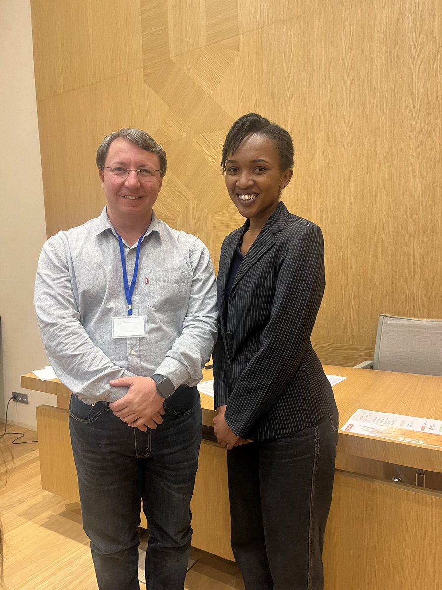 IgihozoV's tweet photo. During #ASTA2025 at @um6p, I learned from Prof. Tiago Tezotto (@adealq_usp) that as future leader, we must prioritize nutrition for quality produce! 
Calcium &amp; Boron are key to preventing fruit defects like blossom end rot in tomatoes. 
Healthy soils =healthy crops =healthy life. https://t.co/uHNYmFoJ0z