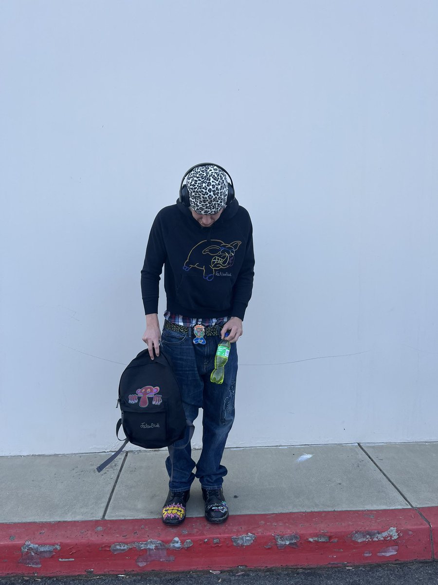 JacksonBrindle's tweet photo. Ball Hog Hand Drawn Design on Black Hoodie
San Diego, California
Collab,Purchasing or Idea’s
Instagram:JacksonBrindle04
#brucedropemoff #protect #designer #fashion #art #seeingfaces #contempt #ClothingDesigner https://t.co/EyR12YtJdi