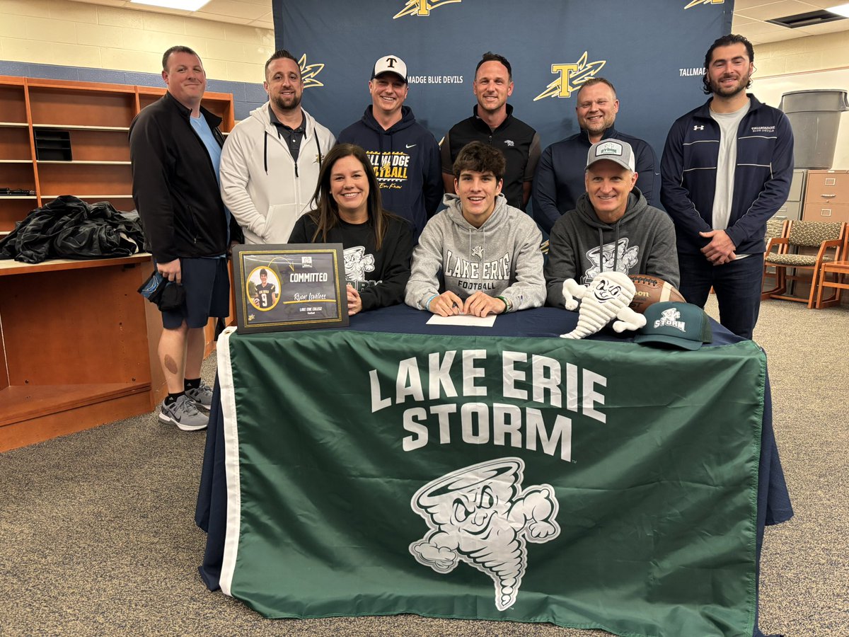Congratulations Ryan Loveless on committing to continue his academic and football careers at Lake Erie College! 

Looking forward to seeing what the future holds Ryan!