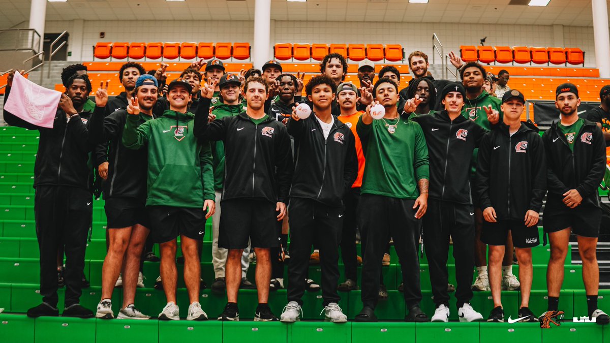 𝗦𝗽𝗼𝘁𝘁𝗲𝗱 👀

The Rattlers Baseball Team is in the building, showing love and support for our Lady Rattlers Basketball Team! 🏀⚾️ Nothing but Rattler pride all around!

#FAMU | #Rattlers | #FangsUp🐍