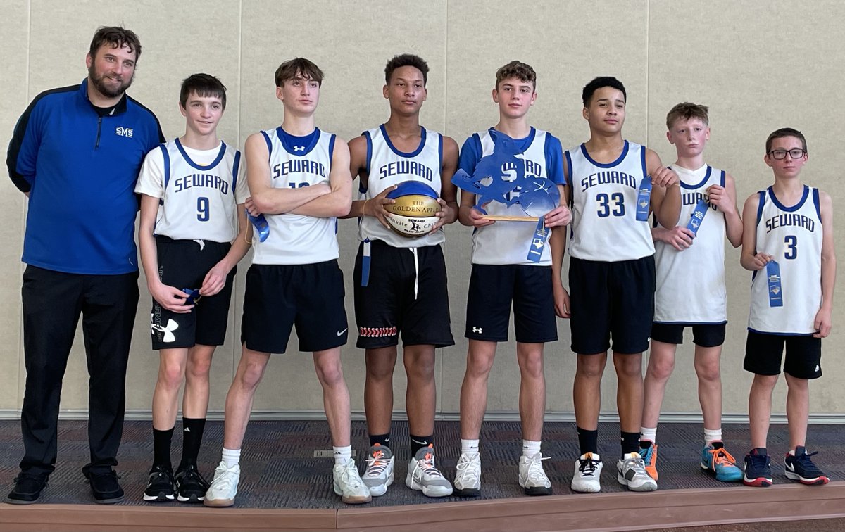 Congratulations to both the 7th and 8th grade basketball teams on their first place finishes in the Seward Tournament! Go Jays!
