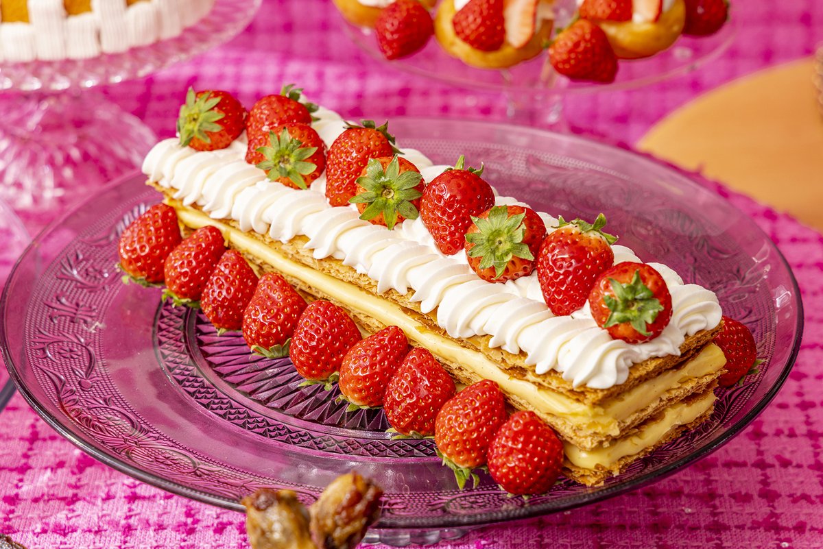 FRWeek's tweet photo. 🍓【ヒルトン成田】春フレンチ＆ストロベリービュッフェ🍰 📅 2025年3月1日～4月25日 📍 テラス レストラン 🌿 旬のフレンチ＆ブランド苺を堪能！ 🍦 ハーゲンダッツでパフェ作り体験🍓 🔗 詳細はプロフィールリンクへ https://t.co/f1hlnEF7D7 https://t.co/N9wqWK65vG