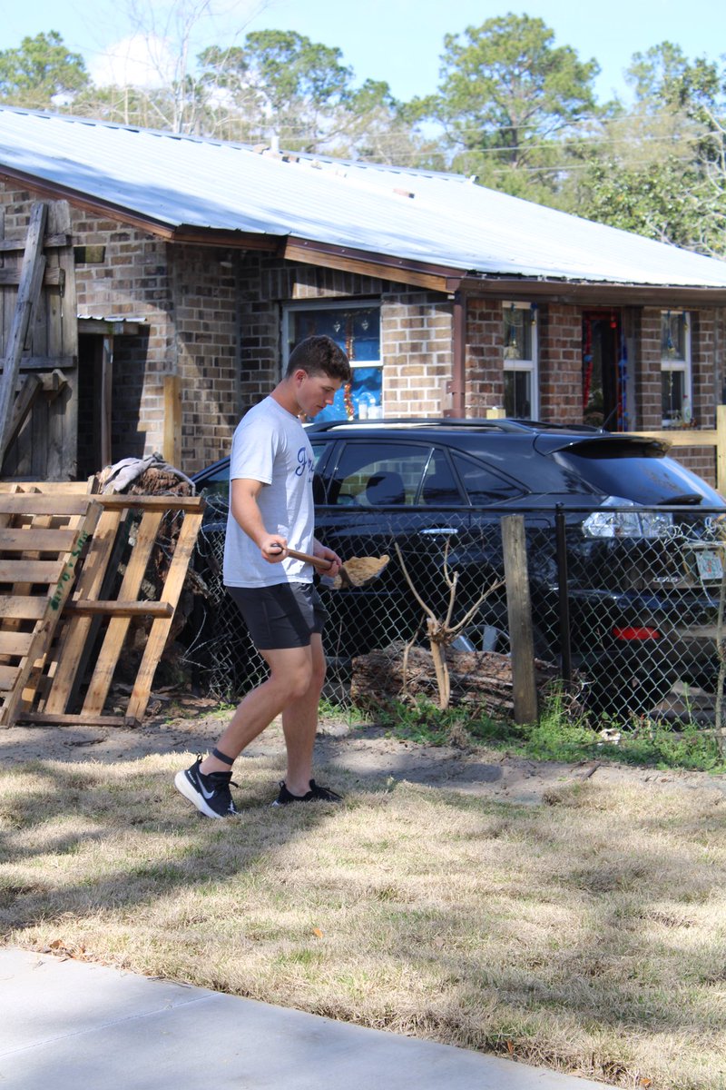 Cade Fox Kurland (@cadefox4) on Twitter photo Everyone can make an impact- click the link to learn more! alachuahabitat.org/volunteer <a href="/Fl_Victorious/">Florida Victorious</a> #FVFoundation Everyone can make an impact- click the link to learn more! alachuahabitat.org/volunteer <a href="/Fl_Victorious/">Florida Victorious</a> #FVFoundation