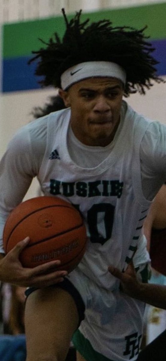 Big road victory tonight against a tough John Paul the Great squad. Kobe Davis exploded in the second half and led five Huskies in double-figures. Kendall Jones, Blake Fitzgerald, Ty Harris and Jack Loyd all had played well. We went 1-0! <a href="/FlintHillHoops/">Huskies</a> #onegamewinstreak