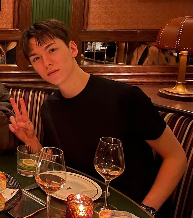 bononliciouss's tweet photo. vernon is my valentine he just doesn’t know it yet https://t.co/hPJ1s0l8et