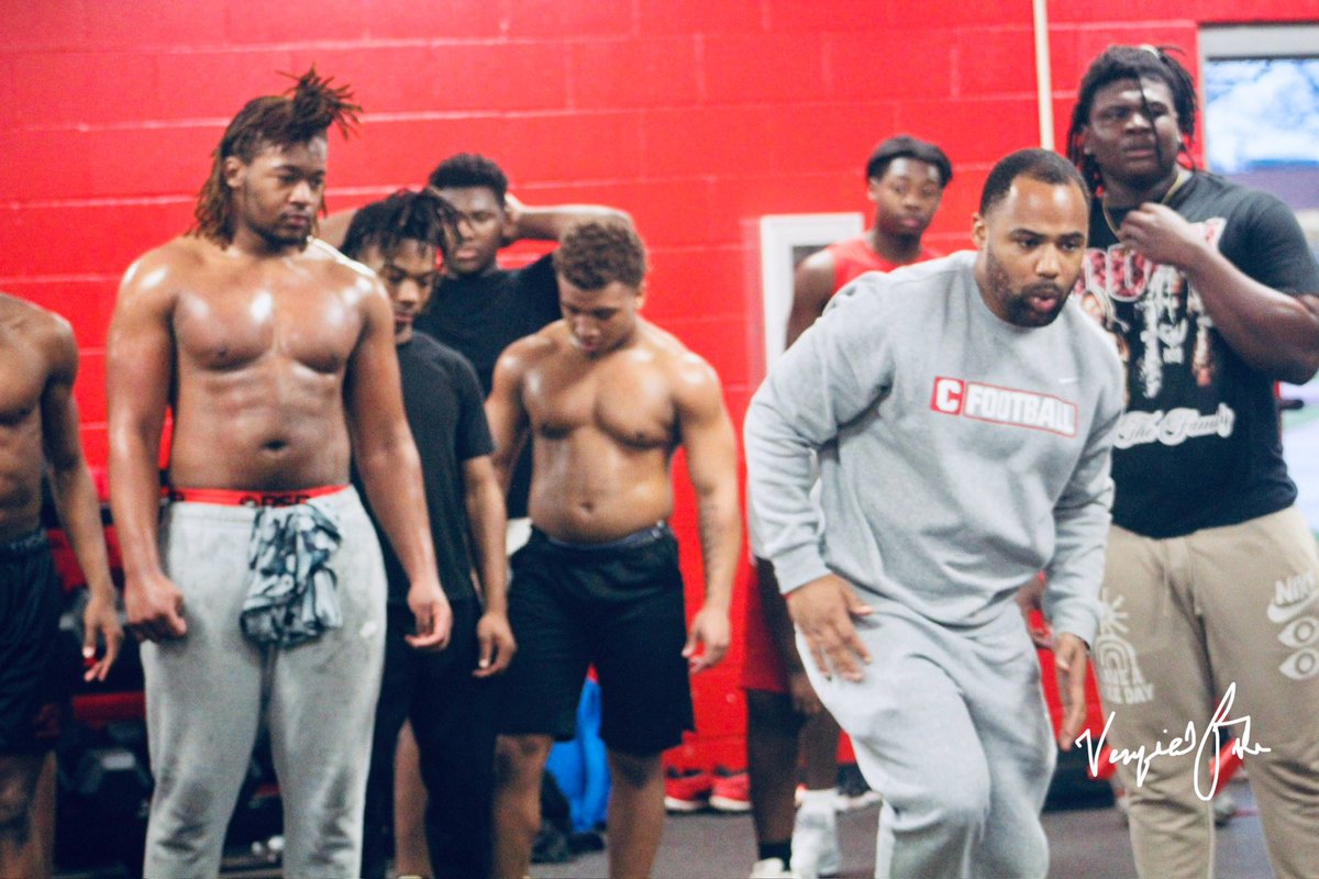 DeMario_Pippen's tweet photo. Stacking days! @CHSFalconsFTBL https://t.co/THwa6jwkSP