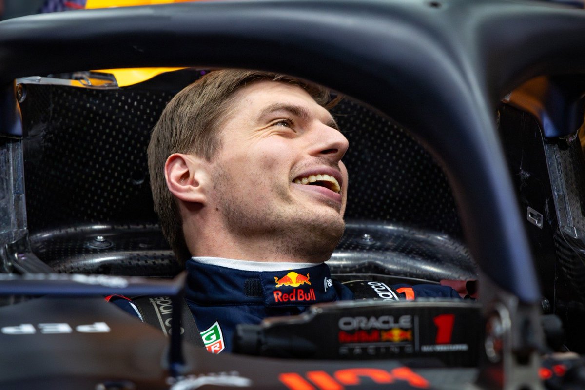 f1speed_indo's tweet photo. Max Verstappen sudah lakukan seat-fitting untuk mobil Red Bull RB21.

Senyum tanda apa kawan-kawan? 😁😁 https://t.co/OwYTODr5Wj