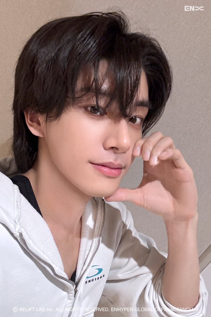 15ARCHIVEz's tweet photo. [For ENGENE] 

Valentine’s Day Selfie  💝

#제이크 #JAKE #ENHYPEN https://t.co/ci0nnfZIQS