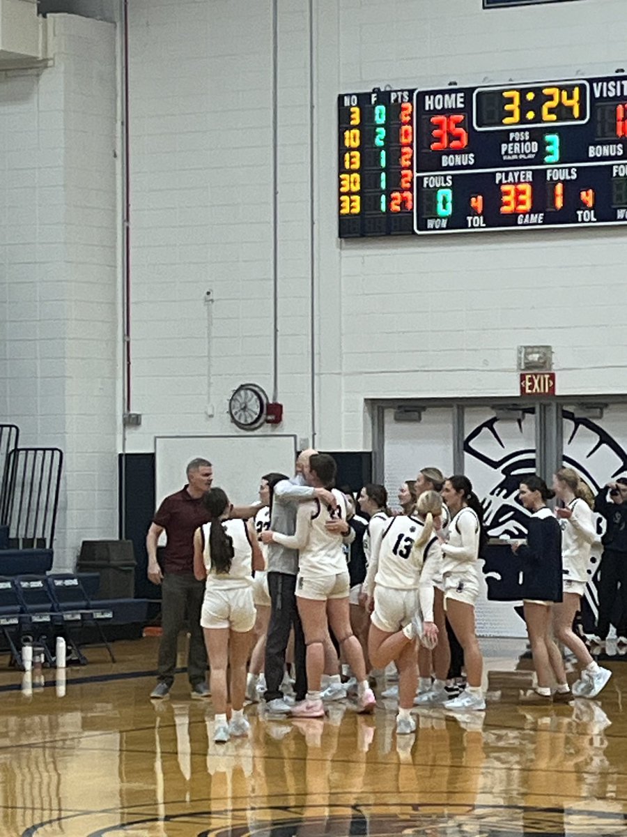 Ellie Mjaanes with her 1.000th career point! Congrats to Ellie!! ⁦<a href="/AthleticsCG/">C-G Athletics</a>⁩ ⁦<a href="/CaryGroveGBB/">CG Girls Basketball</a>⁩