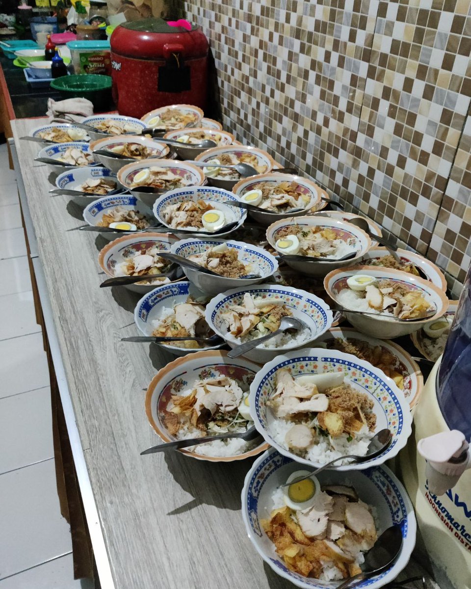 GoCorps's tweet image. "Soto is a delicious soup with chicken, hard-boiled eggs, herbs, and rice in chicken broth. This picture was taken at my friend's house prior to a large Islamic prayer event she hosted. After prayer, everyone ate soto and hung out!" -Ayla, Goer Class of 2021, Engineering Track