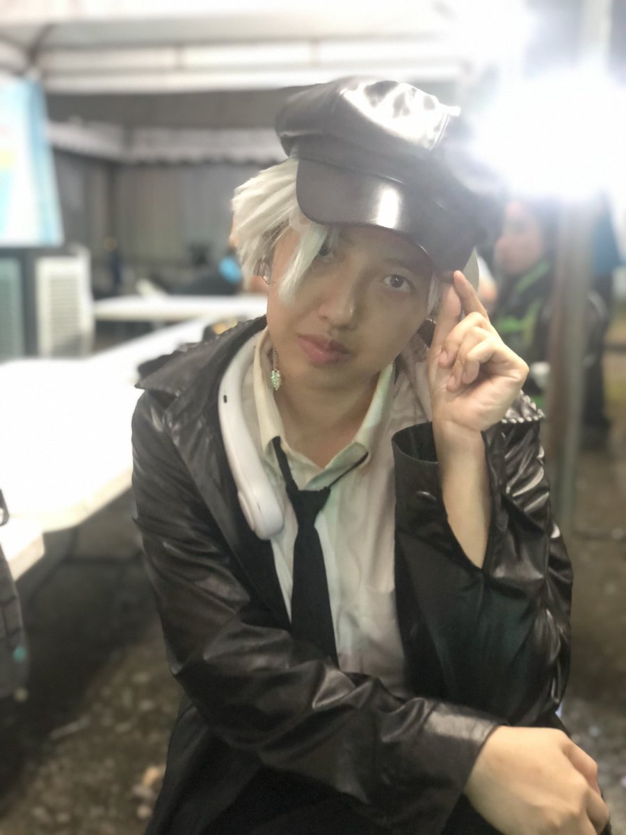 yeahitsnish's tweet photo. Happy Valentine’s Day! Which version of me you prefer to date today? 💋💋💋 #cosplayer #makima #sylus https://t.co/23Vom6vp9m