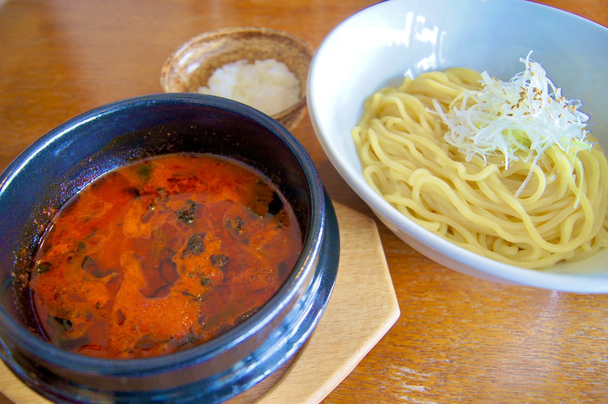 ENT8315's tweet photo. 【つけ麺はじめました！！】
寒ーいこんな日には熱々のユッケジャンつけ麺はいかがですか？カラダの芯から温まりますよ♨️
ご来店お待ちしております🍜
#上田市 #上田めし #上田ランチ #韓国
#ユッケジャン #長野県 #長野ランチ
#麺とエント https://t.co/xLgL7WXMJY